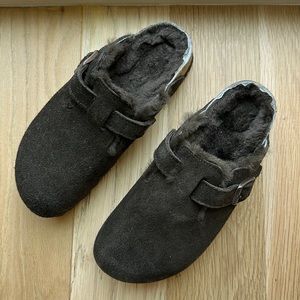 Birkenstock Boston Shearling Clogs. Color chocolate. Size 36. Worn once